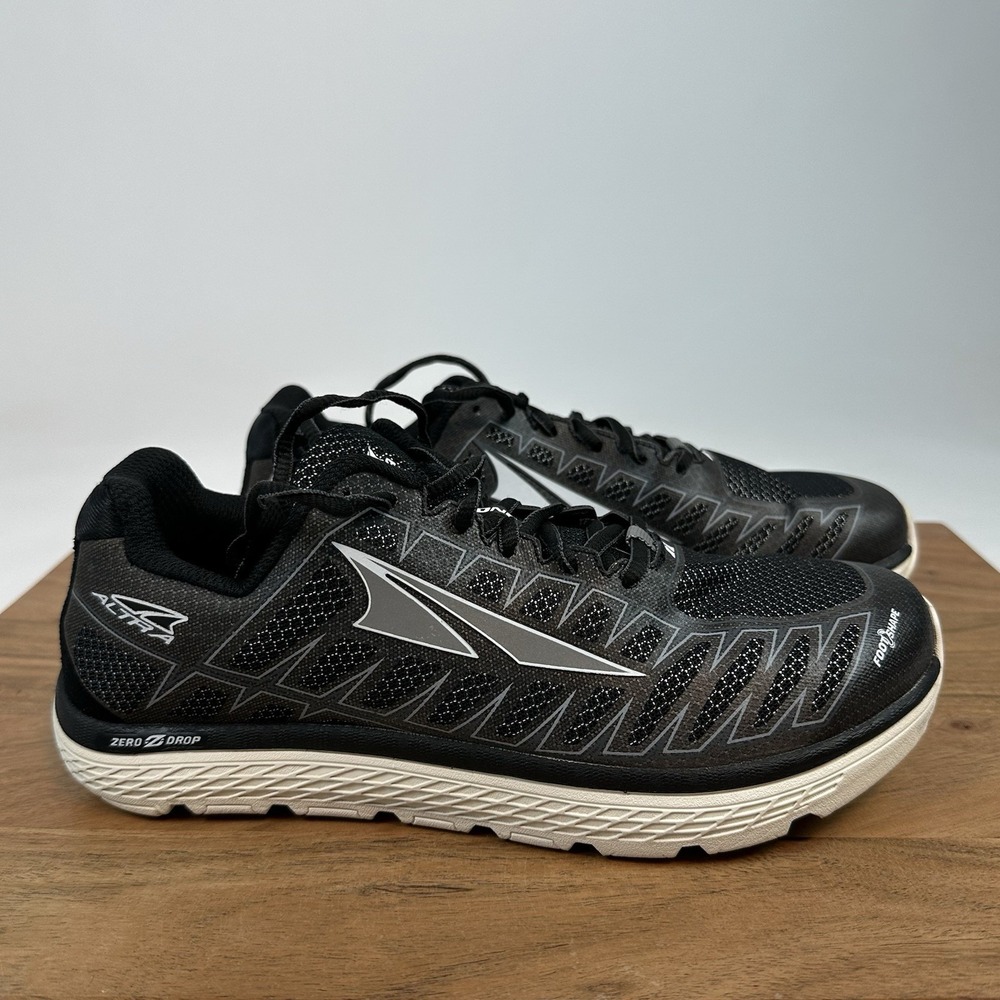 New NIB Mens Altra One V3 Black Athletic Road Running Sneakers Shoes Size 7 M